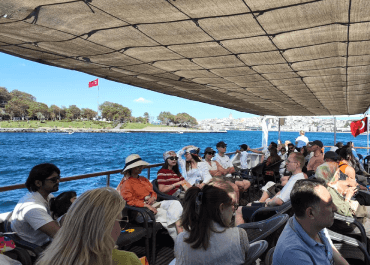 Afternoon Bosphorus Lunch Cruise in Istanbul with Live Guide and Asian Side Stop