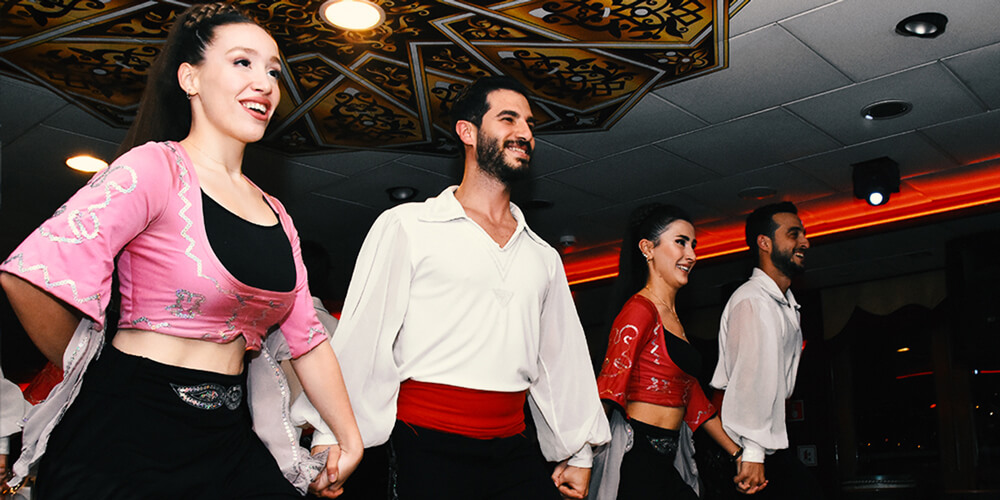 All-inclusive New Year Eve party on Bosphorus boat with Turkish dinner