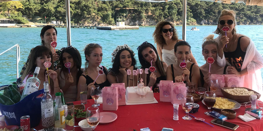 private birthday party bosphorus cruise on yacht