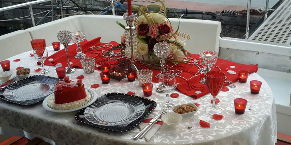 Luxury yacht set for romantic dinner during Istanbul Bosphorus cruise