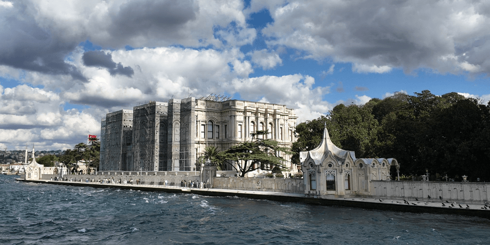 Sightseeing boat cruise on the Bosphorus with traditional Turkish lunch