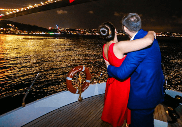 bosphorus-cruise-by-private-yacht