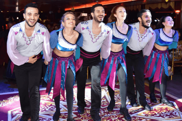 Traditional Turkish folk dance performance in Istanbul night show